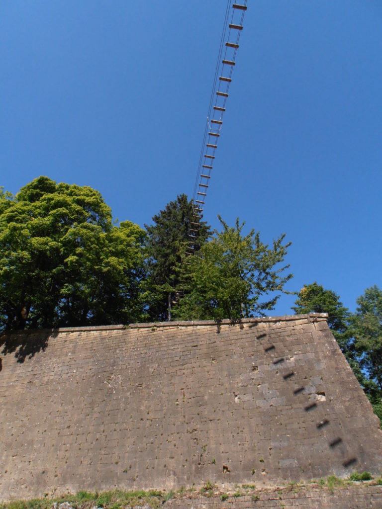 Predigt zu 2. Korinther 5,16 2 Sonntag nach Epiphanias Karriere Leiter Erfolg Anerkennung 1. Mose 28,10-16 12. Sonntag nach Trinitatis Leiter in den Himmel Jakob Engelsleiter Impuls der Woche Drahtseil Himmelsleiter