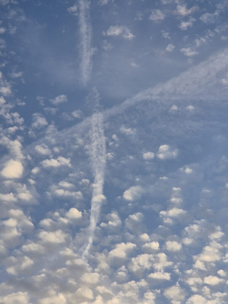 Bibelverse für Trauer Trost Zuversicht tröstend hoffnungsvoll Kreuz Himmel trostspendend tröster stilvoll würdevoll Beileid Trauerfall Trauersprüche Trauerverse Worte des Mitgefühls Predigt zu Hiob 1,21 Umgang mit Trauer Tod Verlust Traurigkeit Hoffnung Home aufblühen Hoffnung Kreuz am Himmel Südtirol Villnöstal