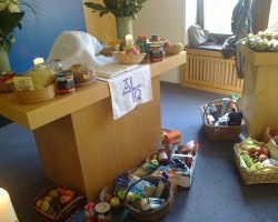 Erntedank Gottesdienst Besondere Tage und Anlässe, Erntedankfest, Predigt zu Jesaja 58,7-11 Erntedank Gottesdienst Predigten zum Hören-Erntedankfest